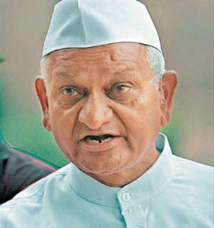 Anna Hazare wins the party rally in Mumbai