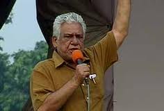om puri facing notice by parliament