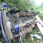 bus-accident-in-assam-05201131