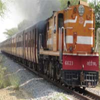 two-girls-killed-by-train-04201116